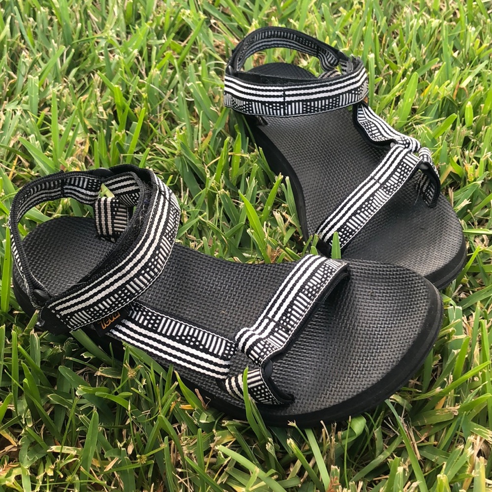 teva original universal sandal size 7